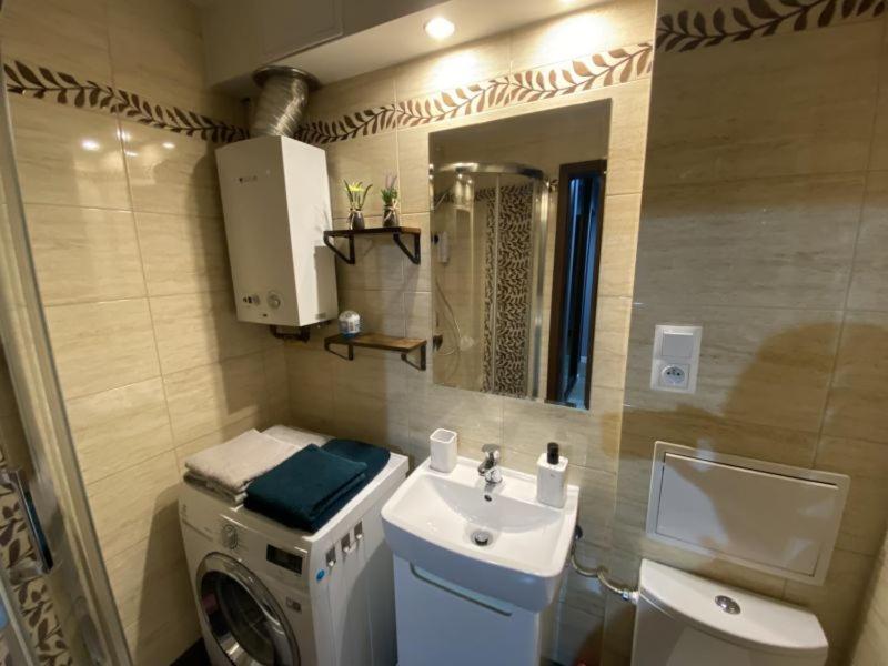 Apartament ,, Sen I Kawa" - Komfortowy Nocleg W Sercu Aglomeracji Битом Екстериор снимка