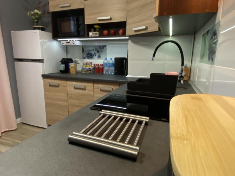 Apartament ,, Sen I Kawa" - Komfortowy Nocleg W Sercu Aglomeracji Битом Екстериор снимка